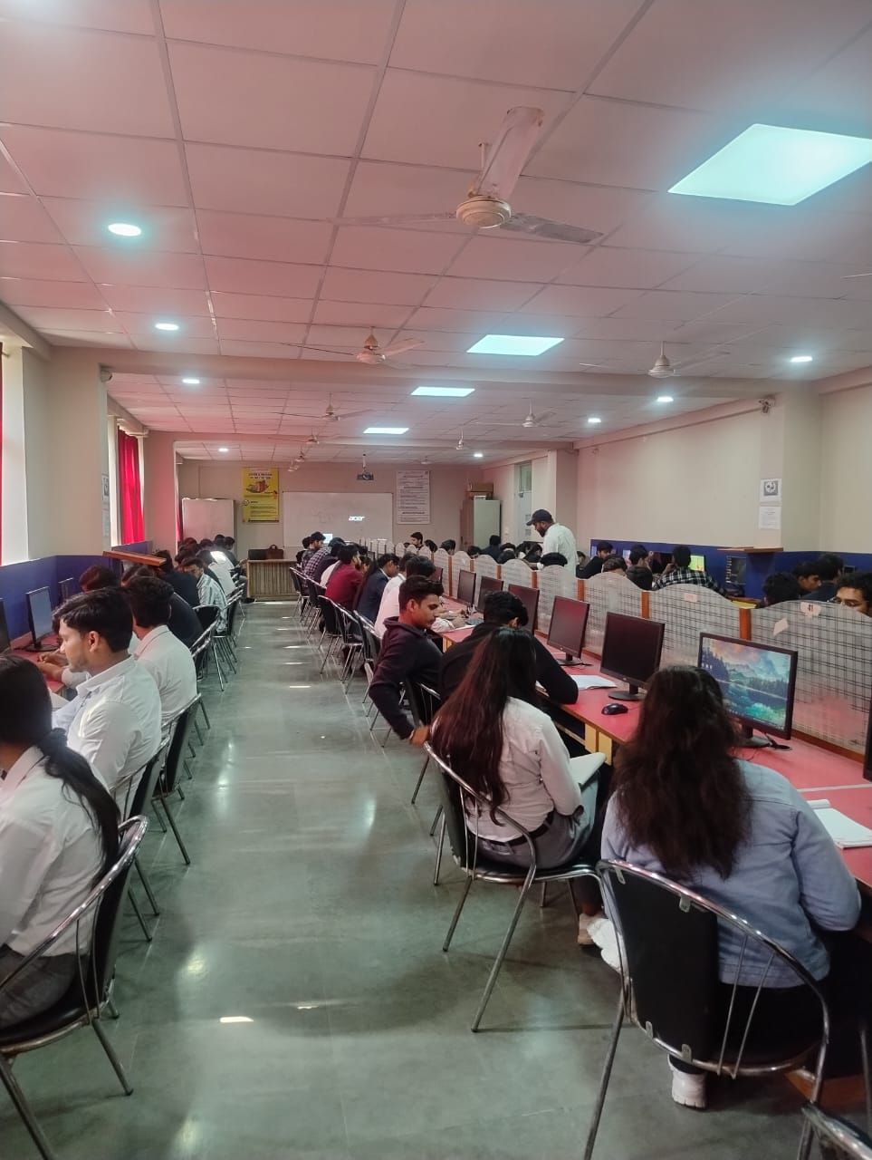 Data Structures and Algorithms (DSA) training session was organized at Mangalmay Institute of Engineering and Technology College, Greater Noida For B.Tech 3rd Year